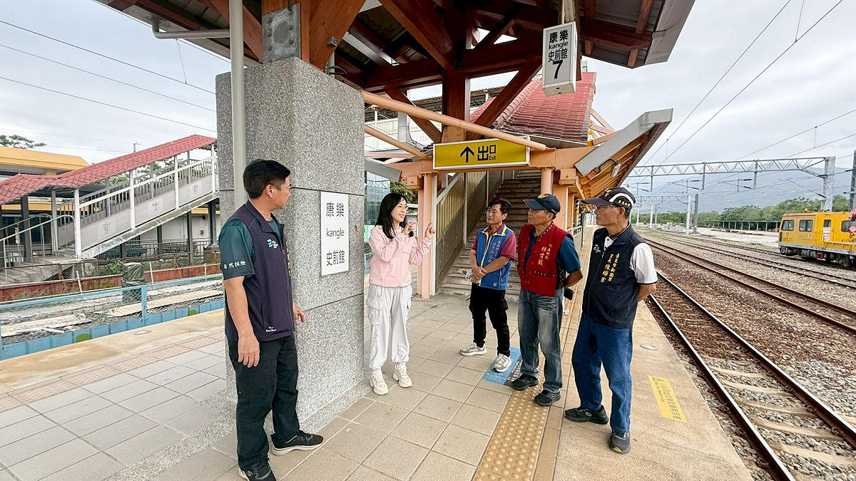 台東七村里長陳情，民進黨立委陳瑩爭取東部幹線自強號停靠康樂站。 圖：陳瑩辦公室提供