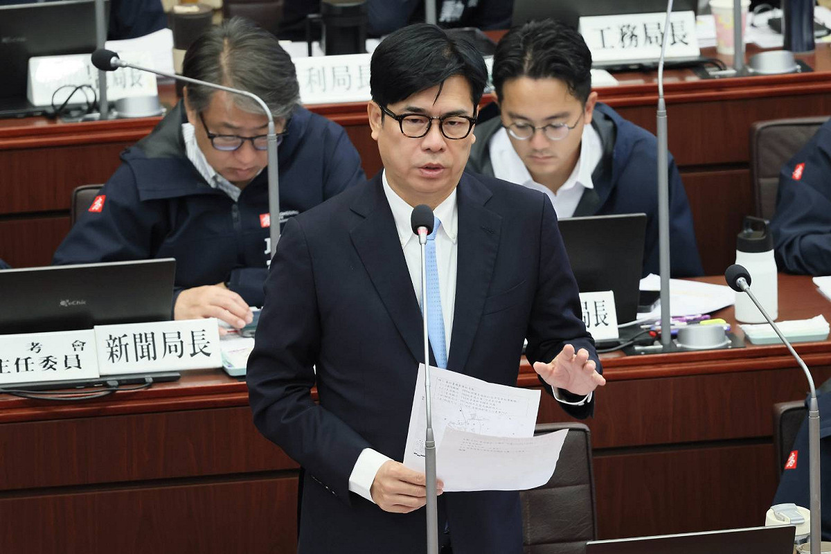 陳其邁針對員警涉偷拍案答詢時，要求警察局有更積極作為，深刻檢討內部管理機制，並透過三項措施落實被害者保護。 圖：高雄市政府/ 提供
