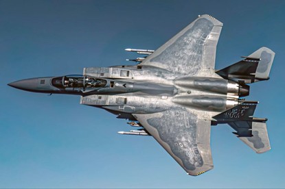 美軍F-15E 攻擊鷹戰機。 圖：翻攝自Ｘ／@WarHunter2222