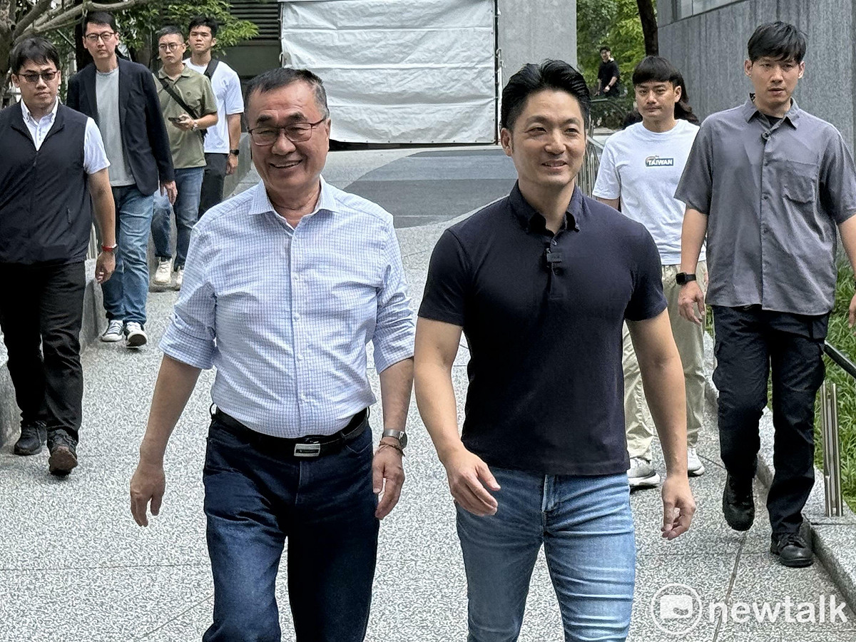 台北市長蔣萬安（右）、國民黨新北市長參選人李四川（左）。 圖：周煊惠 / 攝