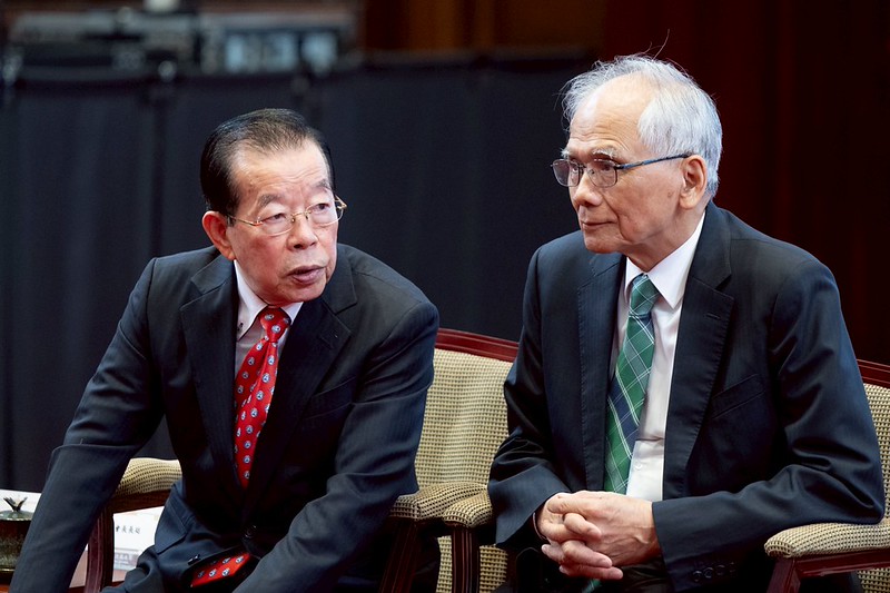 立法院前院長游錫堃（右）、台灣日本關係協會會長謝長廷（左）。 圖：總統府提供