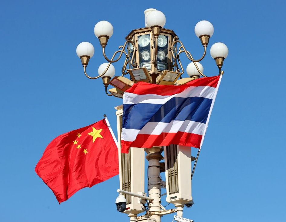 《觀察者網》指出，對泰國而言，中國不僅是最大或重要的客源市場之一，更在整體經濟鏈條中具有高度影響力，因此在制定政策時，「更不敢輕易得罪中國」。 圖:翻攝自百度