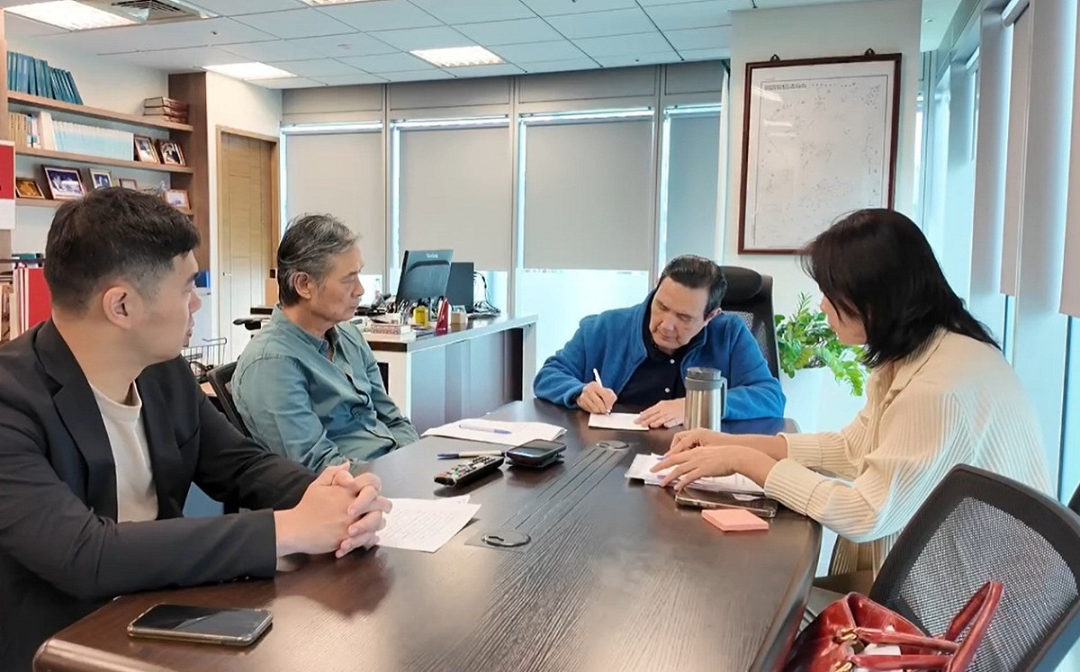 邱毅再罵金溥聰 「多像訓導主任盯著學生寫悔過書」