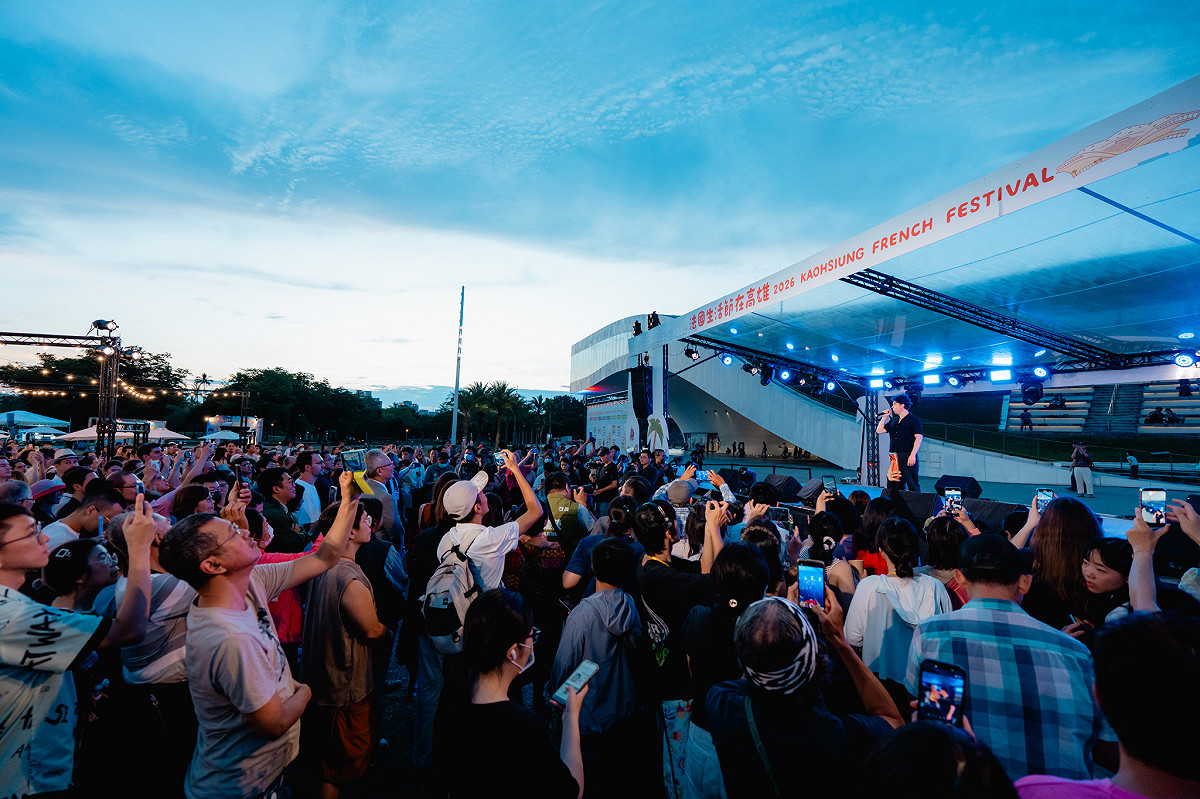 2026法國生活節在高雄活動首日吸引滿滿人潮。 圖：高雄市行國處/提供