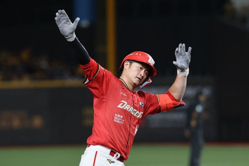 中職味全龍隊捕手蔣少宏（圖）23日敲出2分砲，率隊搶勝也獲選單場MVP，與先發投手梅賽鍶投捕搭配節奏明快，讓此戰以2小時3分鐘成為本季9局第2短比賽時間。（味全龍提供）中央社記者謝靜雯傳真 115年5月23日