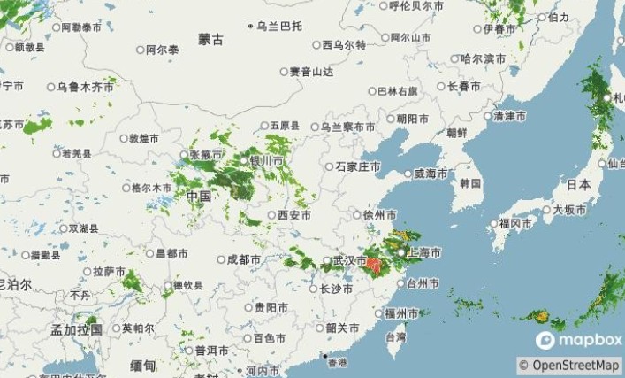 武漢市氣象台於今日 10 時 11 分發布暴雨紅色預警，指武漢蔡甸、經開等地 1 小時降雨達 30 至 60 毫米，預計未來 3 小時累積雨量將超過 100 毫米。 圖：翻攝自 AccuWeather