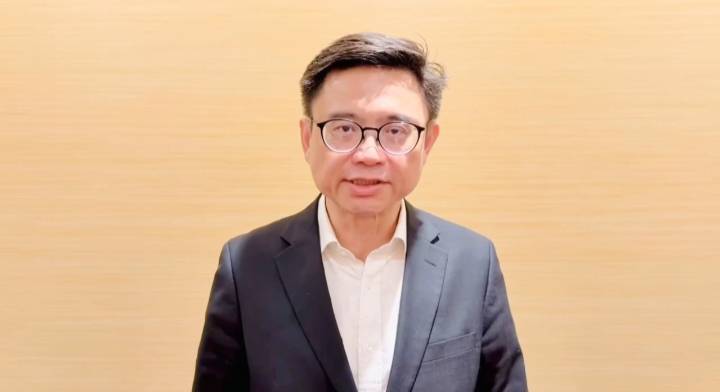 賴瑞隆痛批藍白惡修財劃法，導致高雄損失200億元，要求黃國昌、柯志恩向高雄人認錯道歉，別再用不實言論欺騙高雄選票。 圖：賴瑞隆服務處/提供
