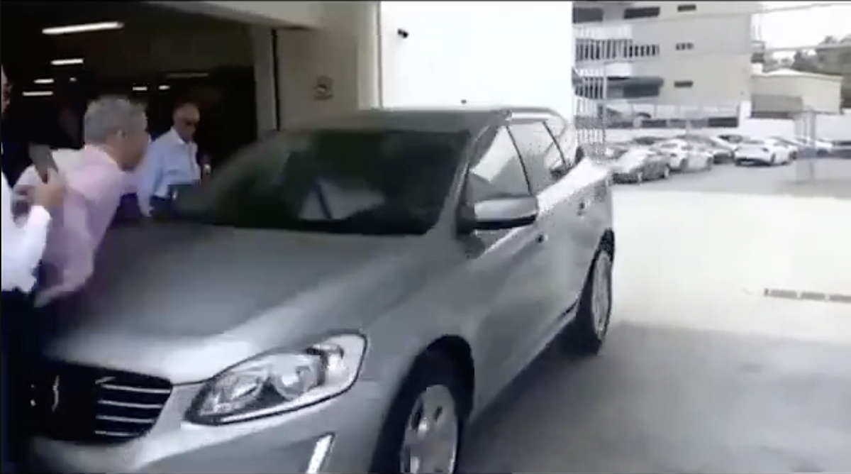 Volvo XC60展示自動煞車功能時意外撞上前方人員，相關影片近日再度在網路瘋傳。 圖：翻攝自 X @NiKiTa_32156