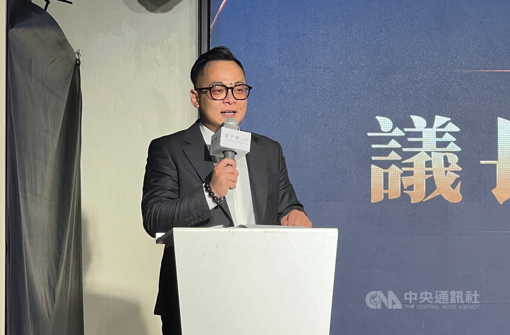 針對台灣2大職籃P.LEAGUE+、TPBL整併議題，中華民國籃球協會理事長候選人童子瑋（圖）25日受訪表示，若如願當選理事長，將傾聽所有人聲音，協助雙方從合作開始，逐步推進合併進度。中央社記者陳容琛攝　115年5月25日