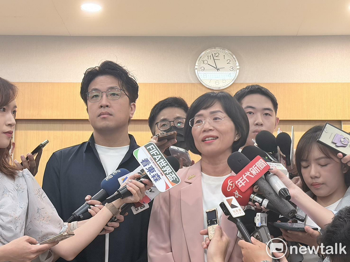民進黨台北市長參選人沈伯洋與民進黨新北市長參選人蘇巧慧一同聯訪。 圖：李宣萱／攝