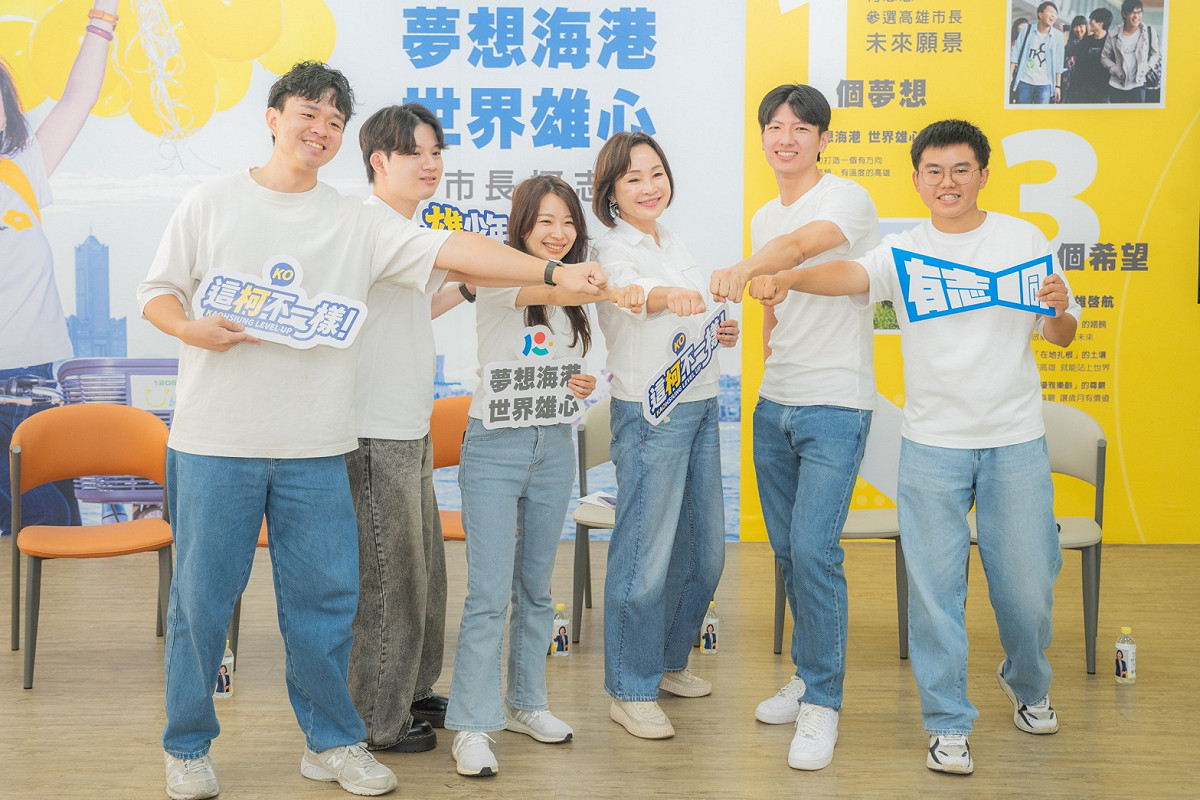 柯志恩(右三)公布競選辦公室5位年輕發言人。 圖：柯志恩競辦/提供