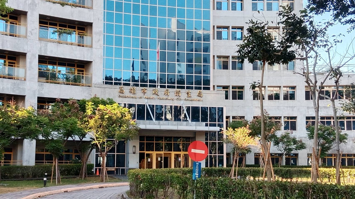 高市府衛生局嚴正澄清並無強制奻姓教師住院情境，並說明個案多次被通報為具「高度自殺意念」，基於積極有效保護，啟動「社會安全網危機介入團隊」，現場經精神衛生專業風險評估並取得其同意後護送就醫。 圖：孫家銘攝（資料照）