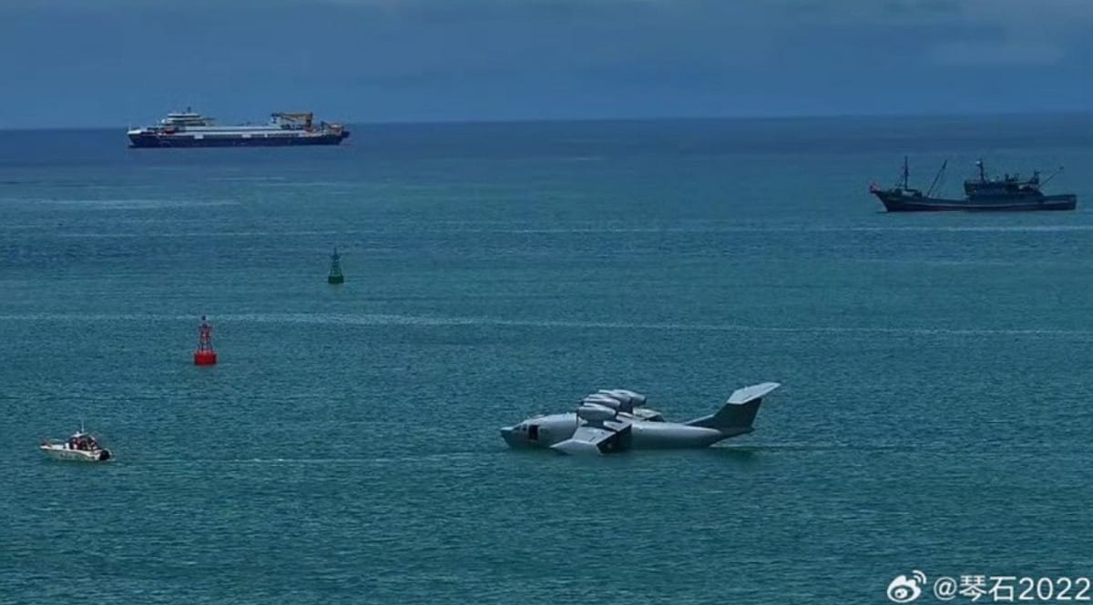 中國「渤海怪獸」翼地效應飛行器。疑為水上滑行測試。 圖：翻攝陸網