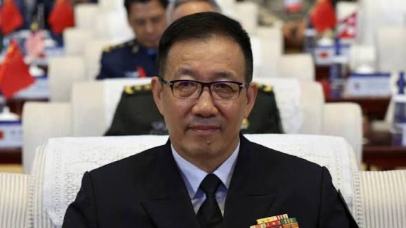 中國國防部 28 日宣布由國防大學教授孟祥青代替國防部長董軍出席今年的香格里拉對話會，董軍接連未出席多個公開場合的情形也引發網友激烈討論。 圖：翻攝自 @cskun1989 X 帳號