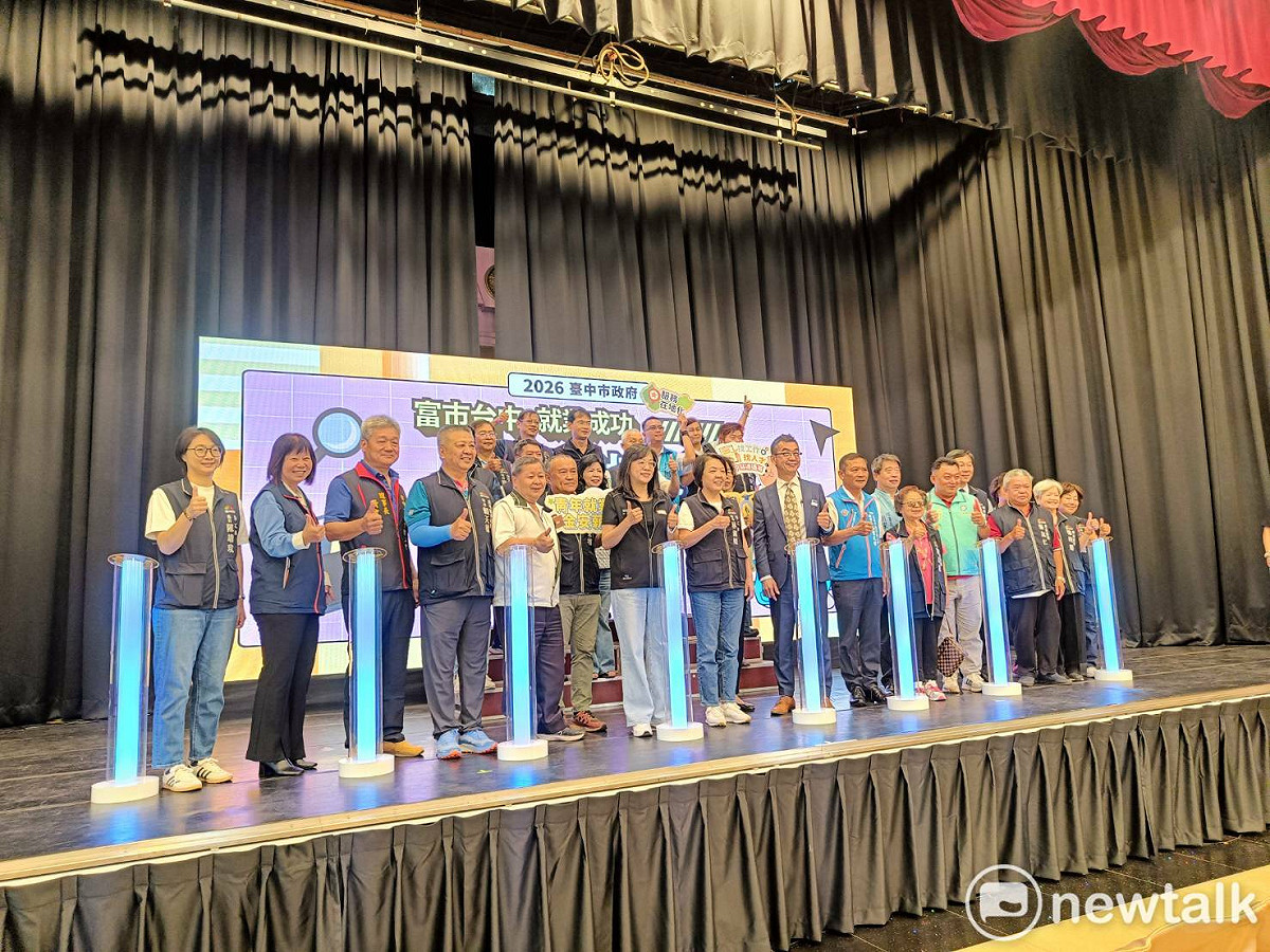 台中市政府「求職應援季」於今（30）日及31日連續兩天在中友百貨盛大舉辦年中最大場就業博覽會。 圖：唐復年/攝