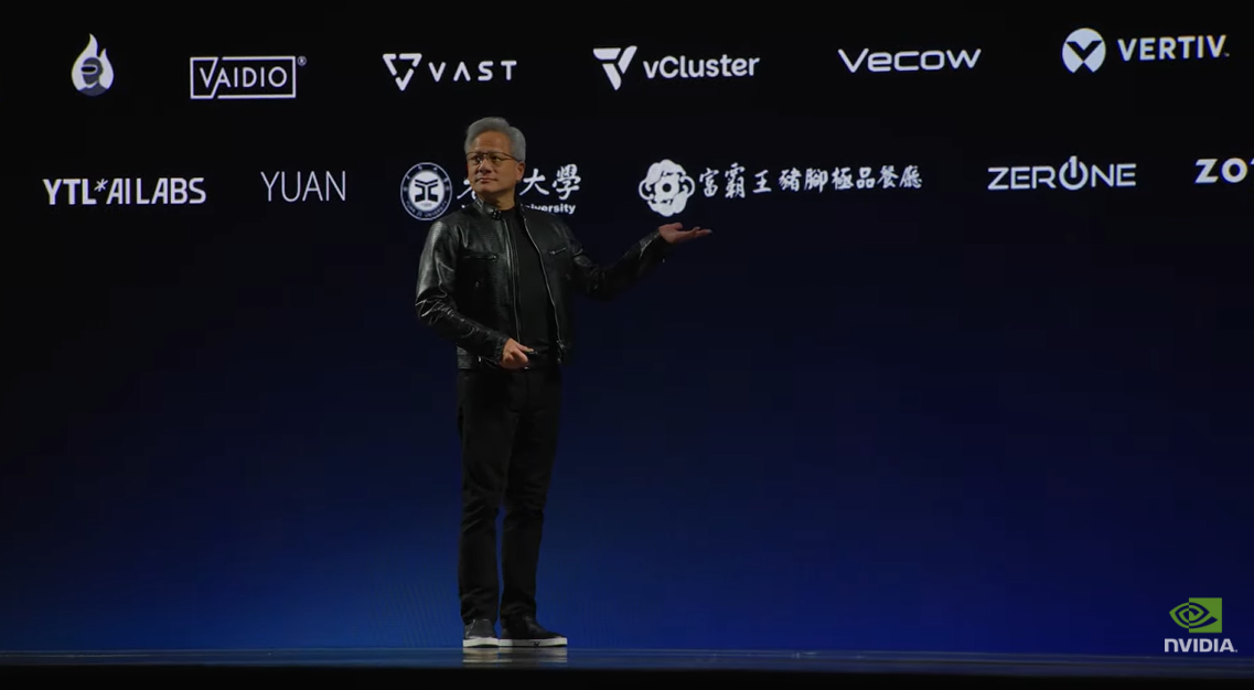 黃仁勳背板股最新上榜名單，赫見富霸王豬腳等黃仁勳愛吃餐廳。 圖：翻攝自輝達YT直播