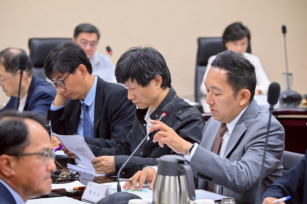 行政院長卓榮泰今（1）日主持「因應中東衝突民生安定專案會議」時表示，為穩定民生物價，政府持續推動專案平穩機制。 圖：行政院提供