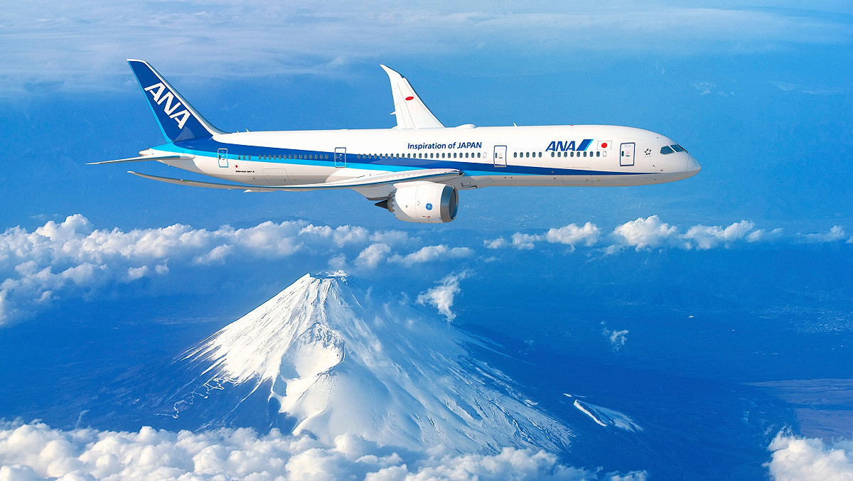隨著颱風逐漸北上，各航空公司也陸續公布明日的航班資訊，包括羽田機場與大阪機場等地的起降航班均受波及。 圖：翻攝自ANA臉書