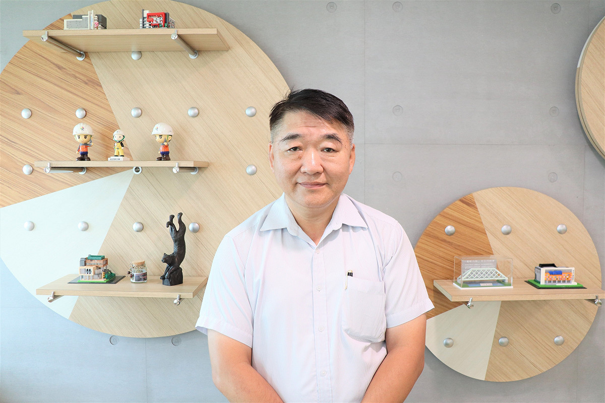 新北工務局長馮兆麟遭冒名，主動致電與工務局有業務往來的廠商。 圖：翻攝自新北市工務局
