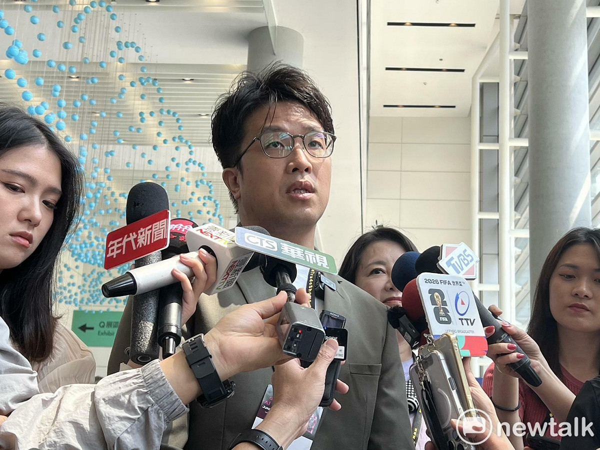 沈伯洋說， A 進 B 出變成登山的常態。 圖：高逸帆／攝