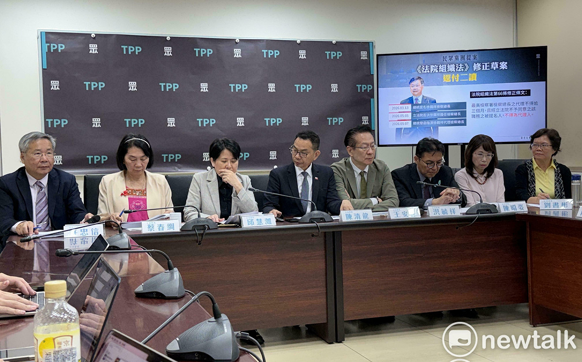 擋「三民自」攝影到民眾黨團記者會？ 員警喊冤：不知道今天有記者會