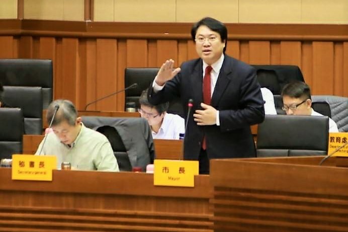 基隆市長林右昌今(7)日表示，郵輪產業進駐將會為基隆市帶來配套產業，包括船隻維修及下游相關產業等成長的能量，延伸性帶來新的投資就會帶來信心，這會讓各界對基隆重大公共投資，產生更清楚方向與信心。 圖：基隆市政府/提供