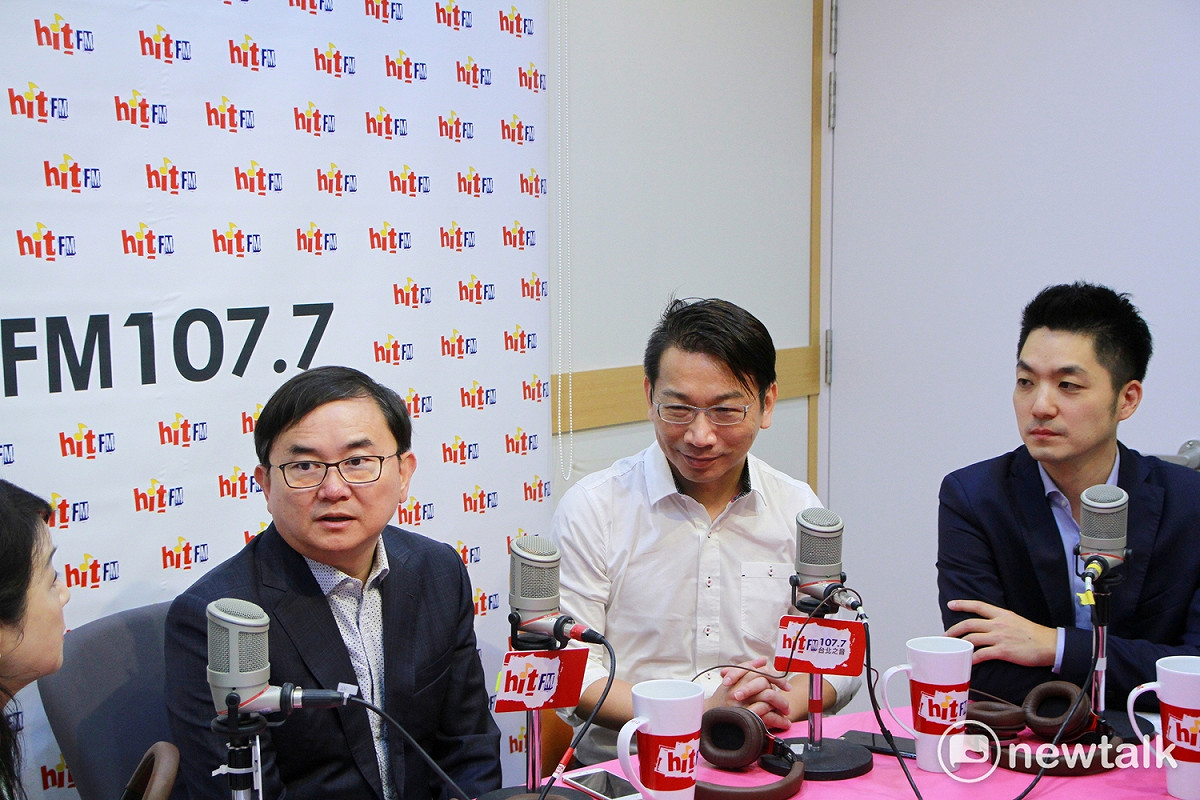 民進黨團幹事長劉櫂豪、時代力量黨團總召徐永明與國民黨團副書記長蔣萬安今天上午接受節目暢談對於一例一休修法方向的看法。 圖：HitFm蔻蔻早餐節目提供