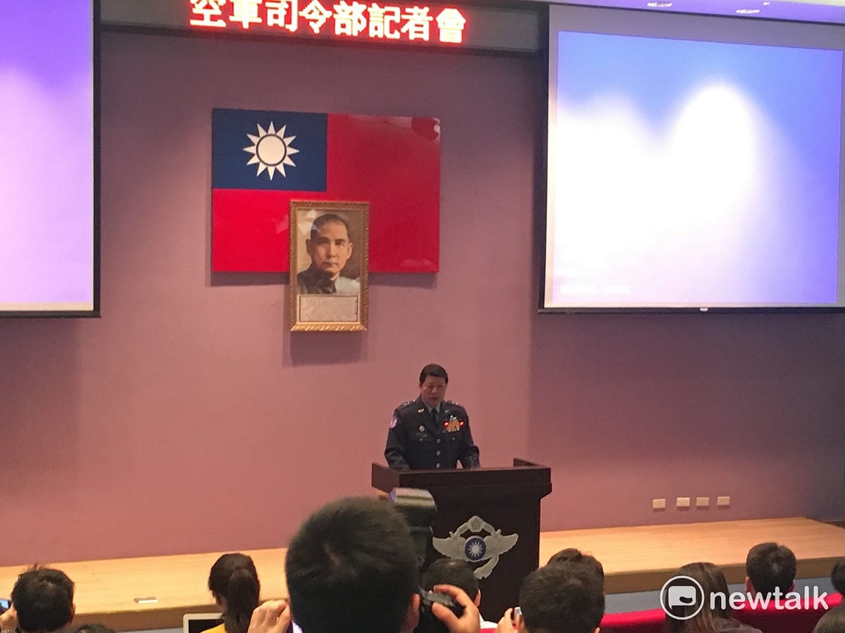 空軍司令部副司令張哲平也證實，何子雨曾因身體不適自105年5月2日起停飛8個月，直到106年1月18日才復飛。 圖：黃韋銓/攝