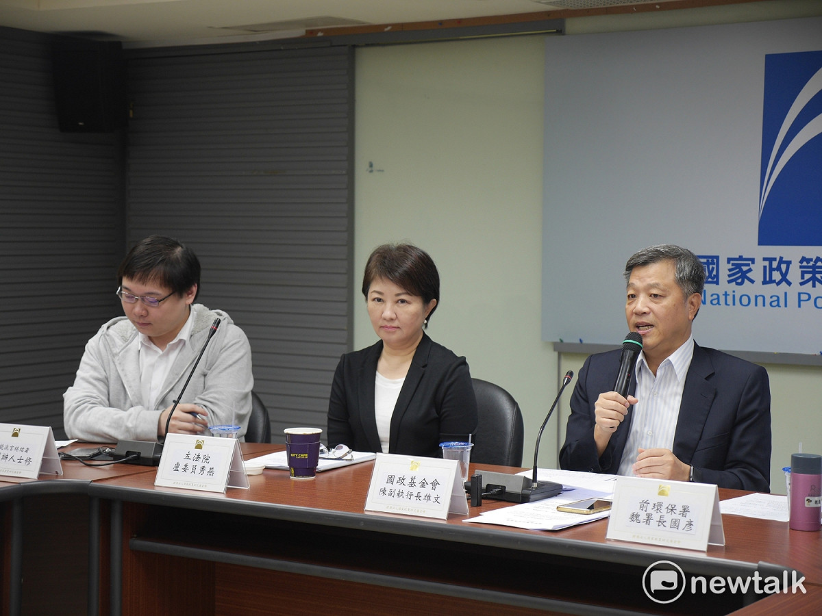 來自台中的國民黨立委盧秀燕說，非核家園政策導致供電不足，使得台中火力發電廠火力全開，碳排放量增加，嚴重影響民眾健康，呼籲行政院長賴清德就錯誤政策對全民道歉。 圖：趙婉淳／攝