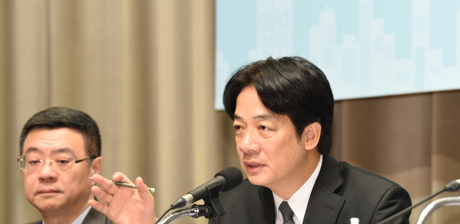行政院長賴清德昨(8)日提出解決缺電三大政策方向，經濟部今(9)日回應，將全力加強各項執行策略管制工作，努力確保穩定供電。 圖：行政院/提供