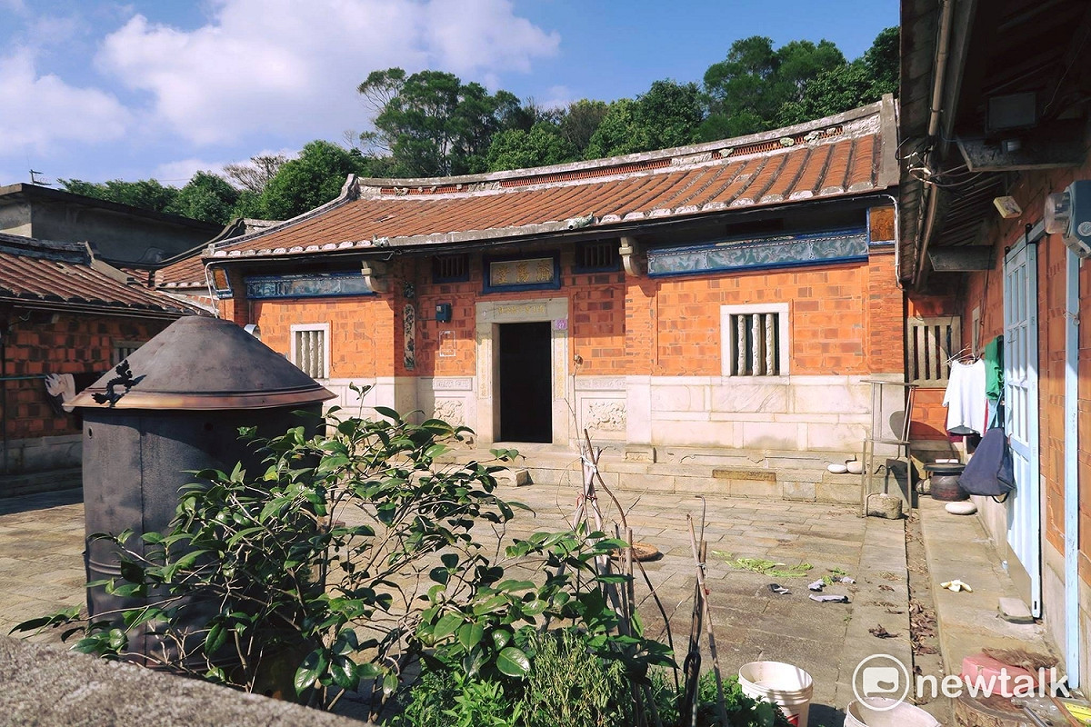 2017桃園花彩節龍潭客家三合院的老屋。 圖:桃園市府農業局提供