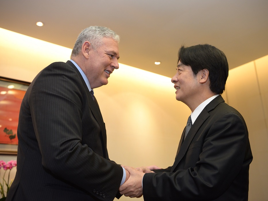 行政院長賴清德今（9）日會晤聖露西亞總理閣下查士納。 圖：行政院/提供