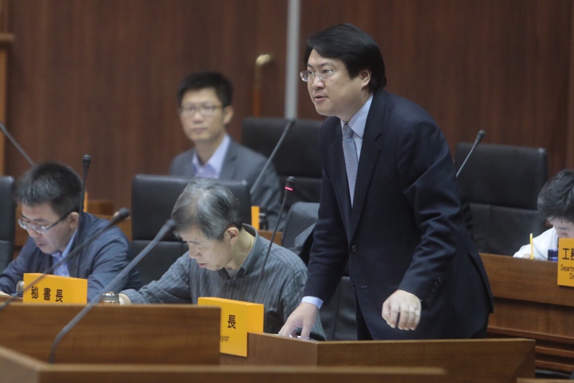 林右昌今(10)日在市議會總質詢答詢時表示，此案可大幅降低汙染。 圖：基隆市政府／提供