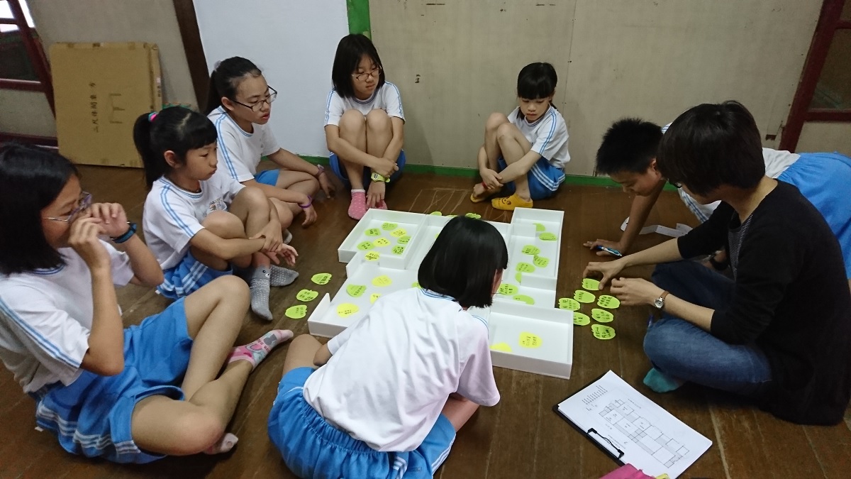 老宿舍成了教室，師生們利用宿舍空間上課，活化老屋，注入新生命。 圖:南郭國小／提供