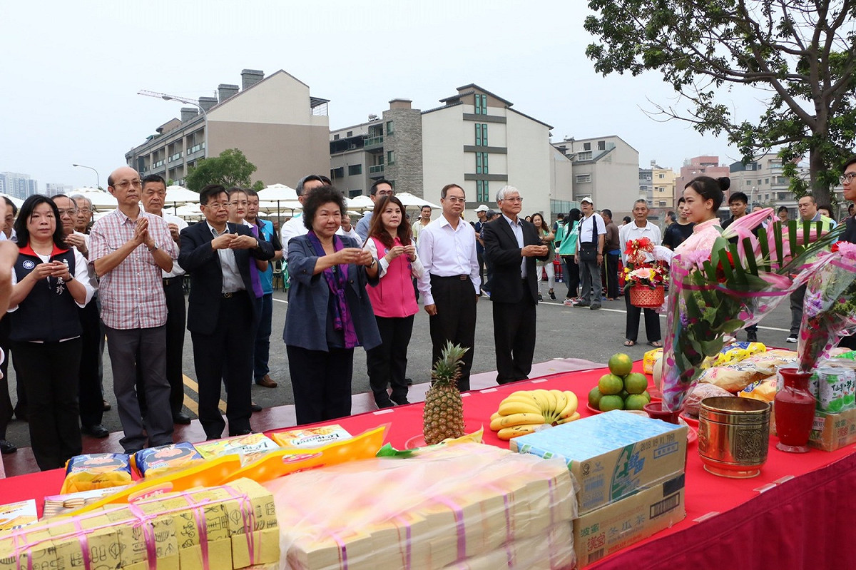 陳菊表示，新台17線北段工程北起橋頭區典昌路，南至楠梓區德民路，路寬50公尺，全長2.1公里，預計2019年底完成通車。 圖：高雄市政府/提供