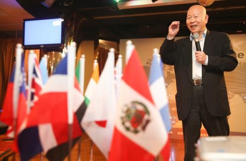 亞太和平基金會董事長許信良（圖）12日出席世界和平宣言暨新大學政論網站成立活動，分析世界局勢和對川習會發表看法。

 圖：中央社