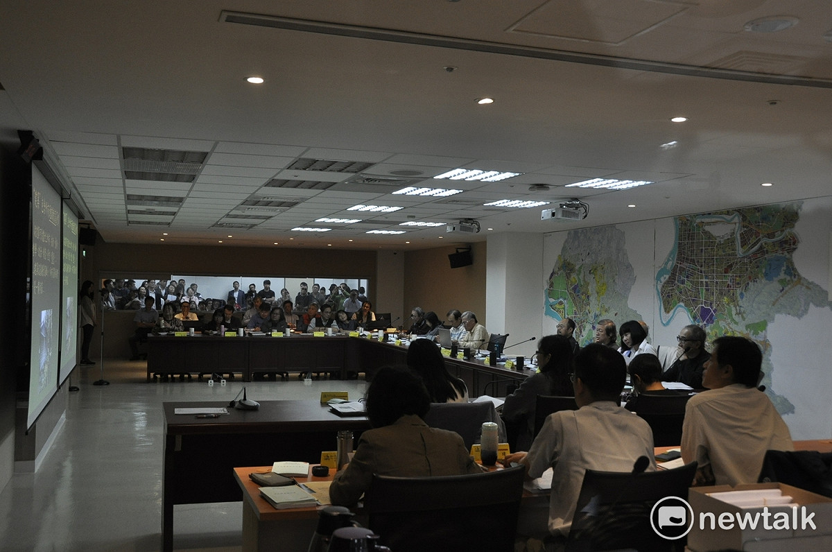 台北市文化局今天召開文資審議委員會，經投票確定指定為市定古蹟。 圖:陳香蘭／攝