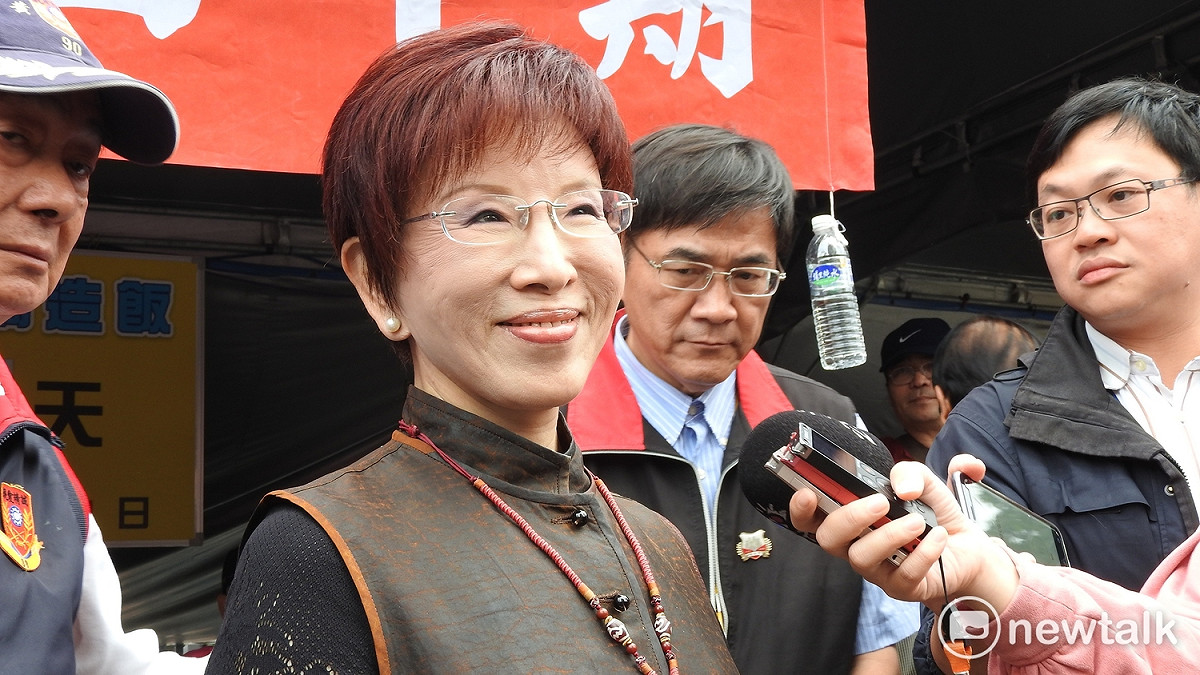 洪秀柱接受媒體訪問，她痛批政府毀約背信，高層官員日前承諾提出版本前會與將領溝通，如今違背當初承諾，直接提出版本。 圖：趙婉淳/攝