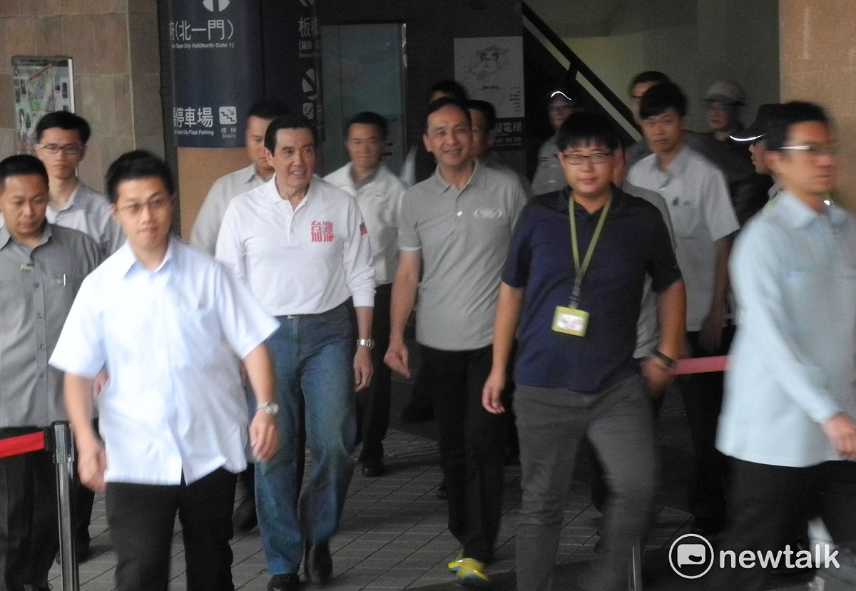 新北市長朱立倫與前總統馬英九連袂出席不倒騎士單車環台圓夢記者會，但不回應慶富案。