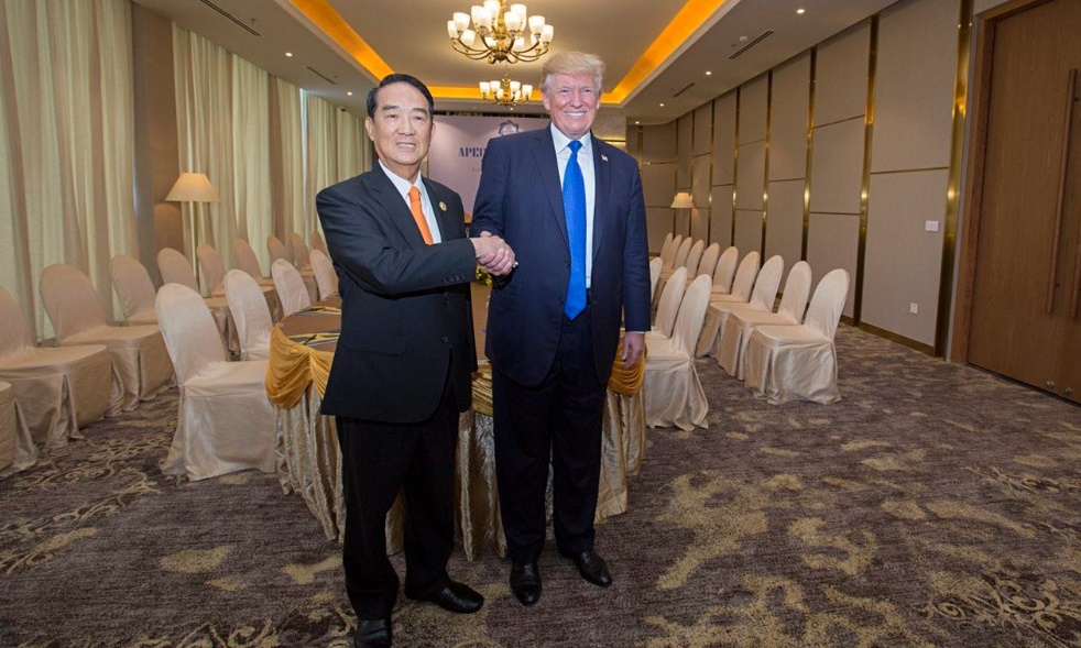 總統蔡英文15日貼出宋楚瑜與美國總統川普的合照。 圖片來源：蔡英文推特