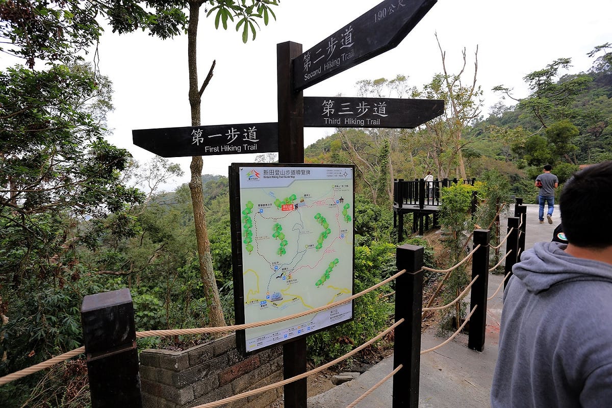 「百里登山步道」規劃包含文化歷史、自然景觀、生態體驗等3大主題，以及親子級、休閒級、健腳級、挑戰級等4種步道分級，以減量設計及低度開發為原則，依地形環境、就地取材與自然化精神設計。 圖：台中市政府/提供
