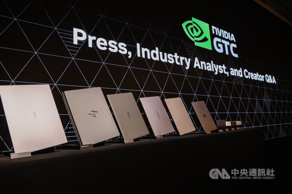 人工智慧（AI）晶片大廠輝達（NVIDIA）執行長黃仁勳2日上午於台北舉行全球媒體問答，現場展示NVIDIA RTX Spark系列筆電。中央社記者翁睿坤攝　115年6月2日
