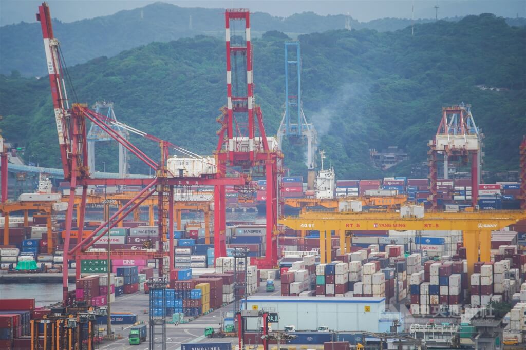 圖為基隆港貨櫃碼頭。（中央社檔案照片）