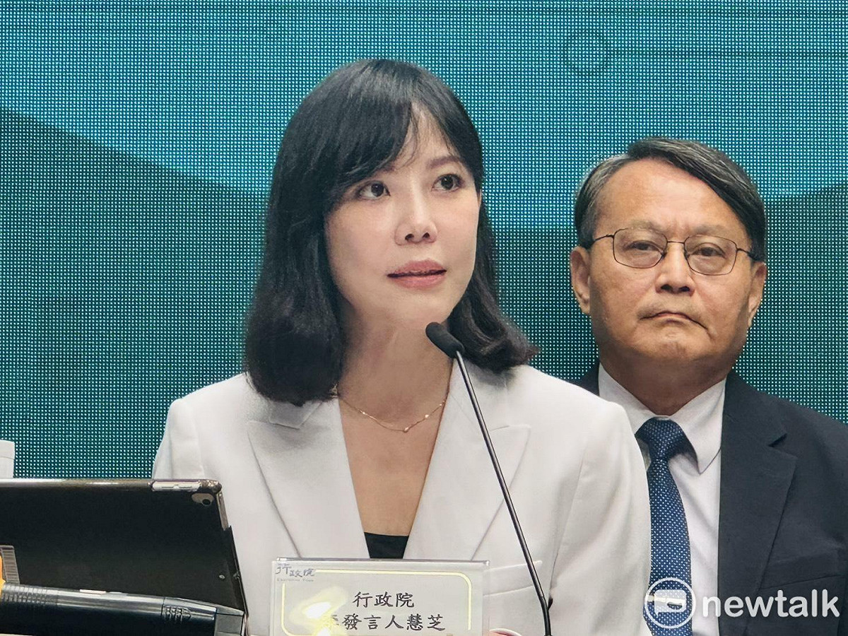 行政院發言人李慧芝在險院會後記者會轉述行政院長卓榮泰的裁示。 圖：謝莉慧/攝