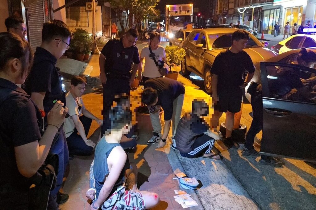南投縣政府警察局草屯分局加強查緝詐欺、毒品、毒駕犯罪，查獲詐騙車手、車手頭、駕駛共3人都持有毒品K他命，其中駕駛經唾液快篩呈陽性反應，涉犯刑法詐欺、洗錢防制法、毒品等罪嫌移送法辦。（民眾提供）中央社記者蕭博陽南投縣傳真　115年6月4日