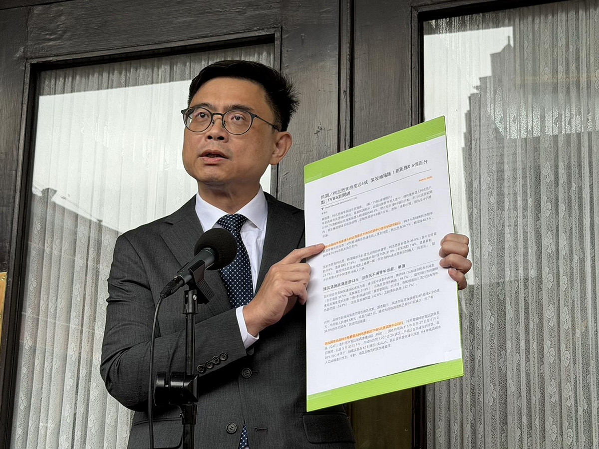 民進黨高雄市長參選人、立委賴瑞隆。 圖：金大鈞／攝