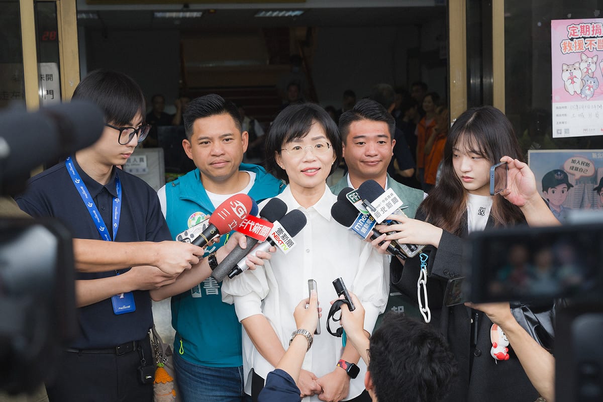 蘇巧慧補充說明，面對極端氣候，她於本週三（6/3）質詢時也要求內政部、警政署應訂定「高溫勤務預防熱傷害指引」，讓警察同仁面對高溫的執勤環境，能夠有合適的裝備協助因應。 圖：蘇巧慧辦公室提供
