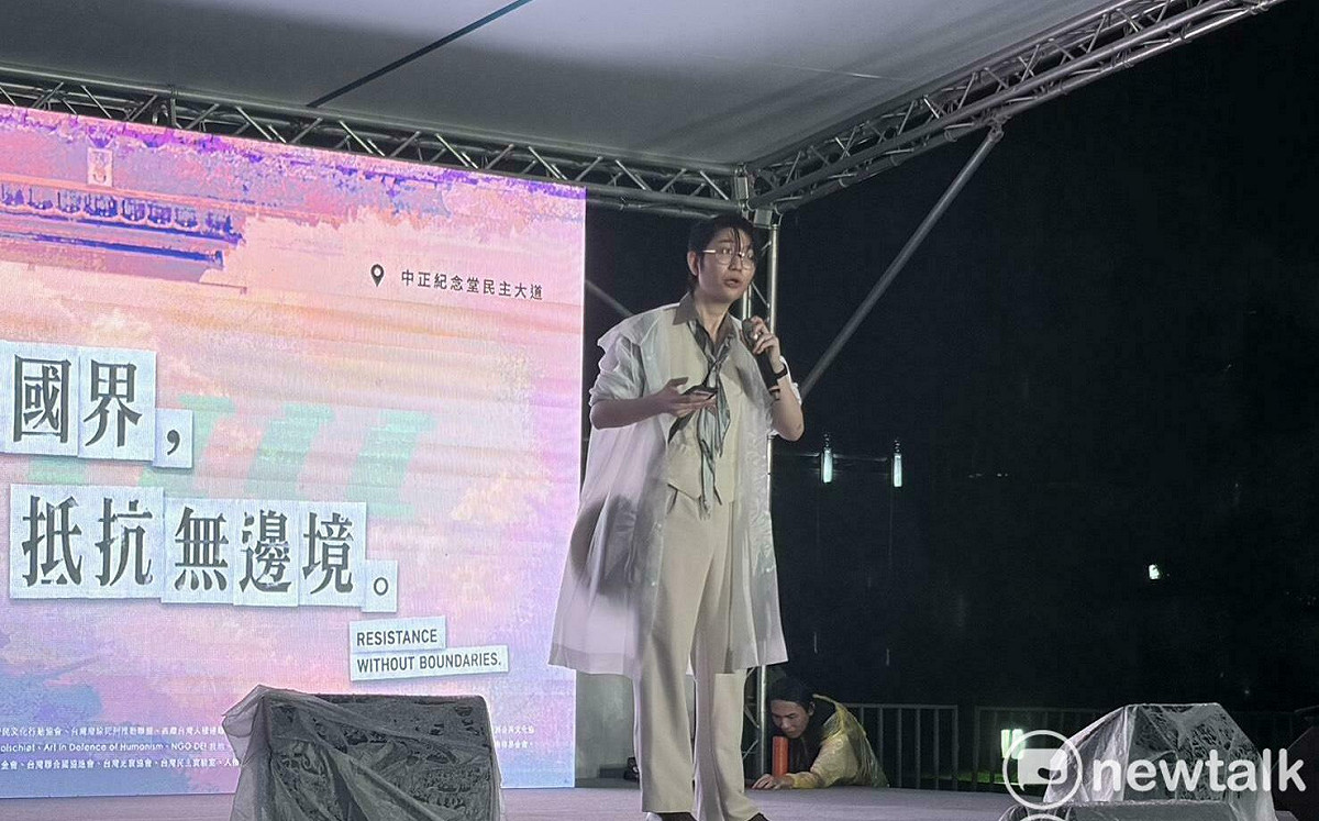 雨中舉行六四37週年紀念晚會 白紙世代楊若暉：出於良知 有什麽理由不反共？