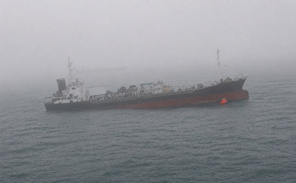 「寶瓶星」油輪高雄外海故障 海保署監控防污染