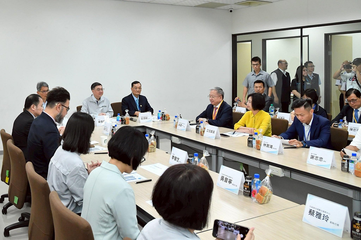 行政院長卓榮泰今（5）日前往台中參訪旭東機械工業股份有限公司參訪。 圖：行政院提供